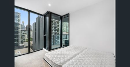 Contemporary City Living with Space & Convenience - Photo 3