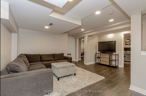 For Lease - 32 Masters Green Lower Crescent, Brampton, Ontario - Photo 1