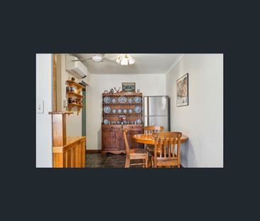 Well maintained single story unit. - Photo 2