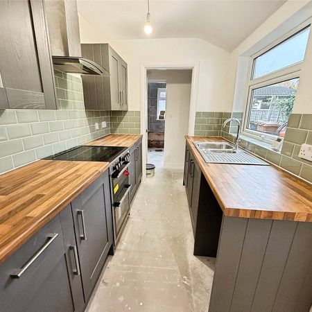 3 bedroom terraced house to rent - Photo 4