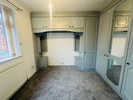 2 bedroom semi-detached bungalow to rent - Photo 4