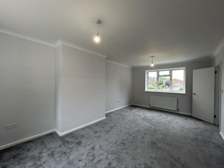 3 bedroom semi-detached house to rent - Photo 2