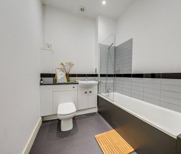 2 bedroom flat to rent - Photo 6