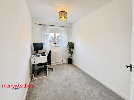 3 bed terraced house to rent in St. Marys View, Rotherham - Photo 3