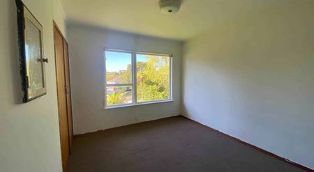 Affordable 3-Bedroom Home with Backyard – Lynf... - Photo 4