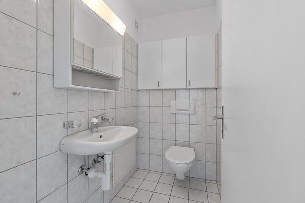 Stylish living in the heart of Basel – a rent price given away! - Photo 1