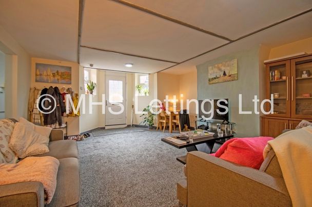 2 Bedroom Ground Floor Flat for rent in Regent Park Terrace - Photo 1