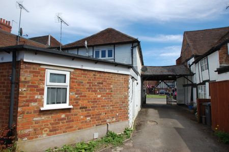 St Giles Walk, High Street, Chalfont St. Giles,HP8 - Photo 3