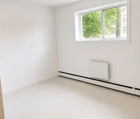 1 room apartment of 69m² in Sherbrooke - Photo 2