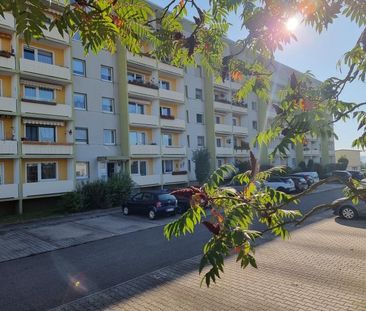 Kleine Dreiraumwohnung mit sonnigem Balkon! - Photo 1