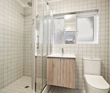 Spacious One Bedroom Apartment - Photo 5