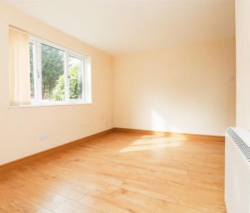 1 bedroom mews to rent - Photo 6