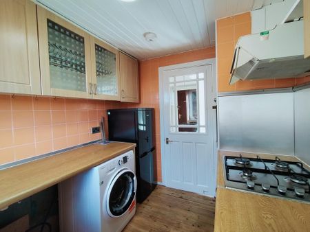 2 bedroom terraced house to rent - Photo 3