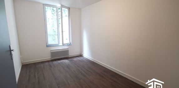 Location Appartement 2 pièces 56m² AVESNES SUR HELPE 59440 - Photo 2