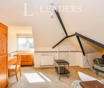 Studio to rent - Photo 2