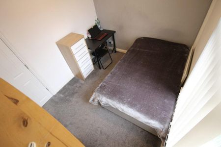 5 bedroom terraced house to rent - Photo 4