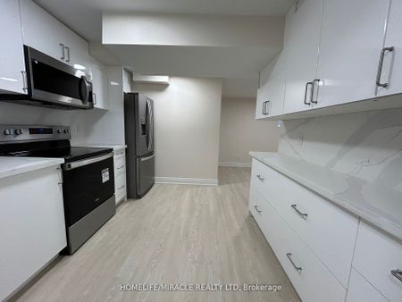 Detached Home For Lease | W8131408 - Photo 3