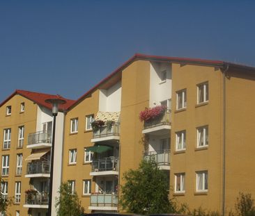 Drei Zimmer, Wohnküche, Balkon, Bad mit Fenster - Foto 1