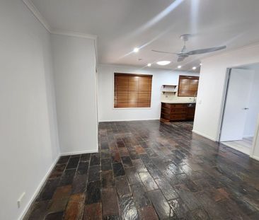 Single-Storey Stand-Alone Home in Excellent Location - Photo 2