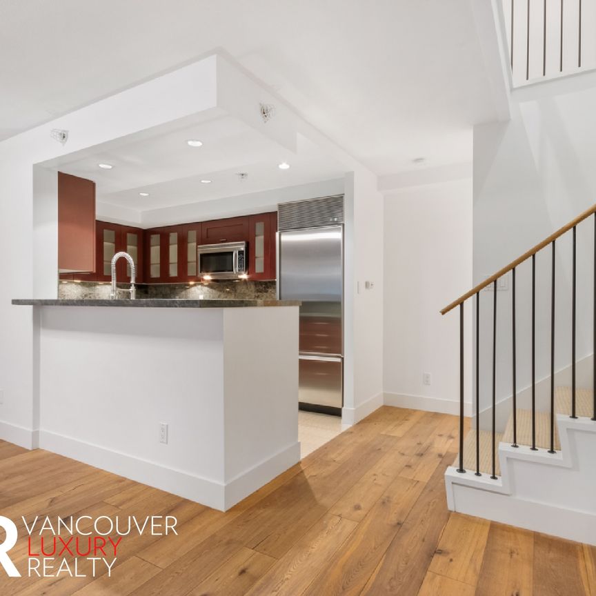 Townhouse in Vancouver West Side, BC - Photo 1
