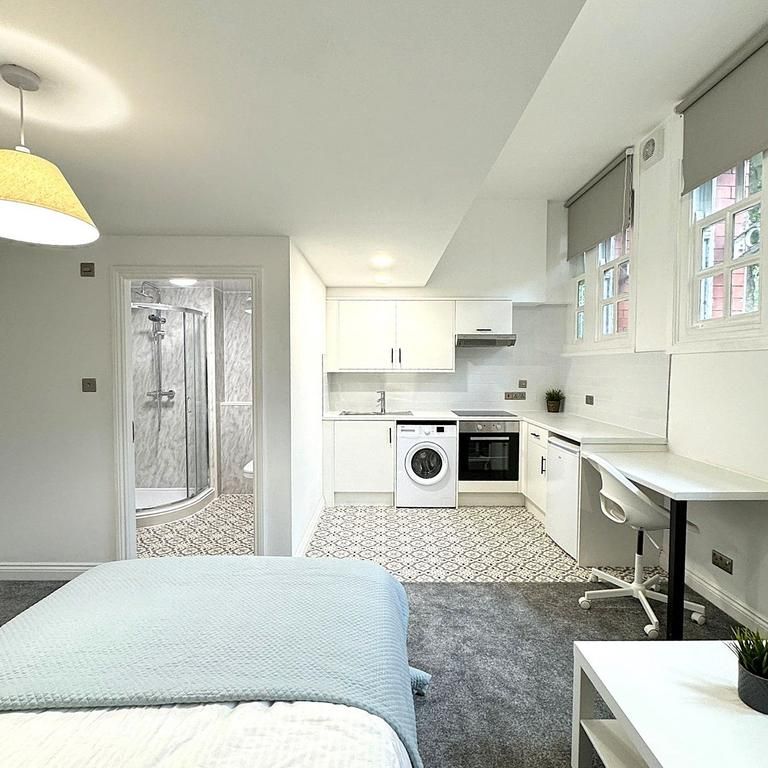 Studio to rent - Photo 1