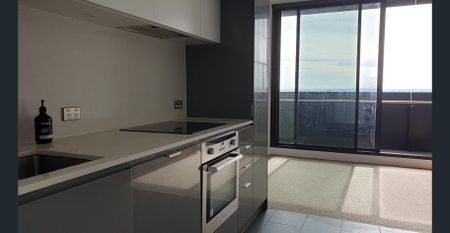 Bright, High Floor and Fully Furnished - Photo 4