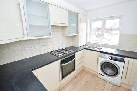3 bedroom terraced house to rent - Photo 5