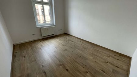 1. OG/ großes Wohnzimmer + Balkon / Stellplatz mögl. ! - Foto 5