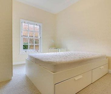 St. Pauls View Apts, Amwell Street, London, EC1R - Photo 5