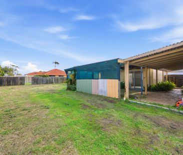 Charming Coastal Living in Sought-After Wannanup. - Photo 6