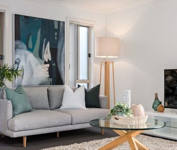 Beautifully Maintained 3-Bedroom Home in Prime Pakenham Location! - Photo 2