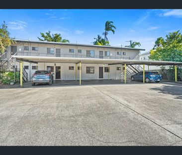 90 Earl Street, Westcourt, Qld 4870 - Photo 4
