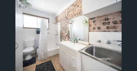 low maintenance and great location - Photo 5