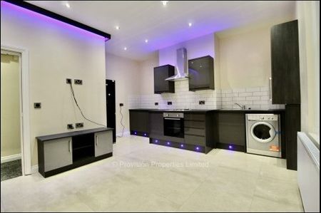 2 Bedroom Apartment - Photo 3