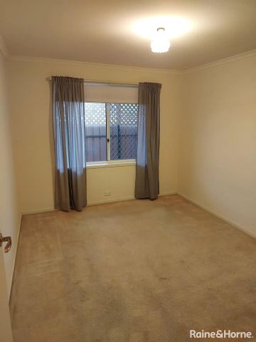 7 Oakwood Street, Parafield Gardens SA 5107 - Photo 5