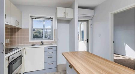 Two Bedroom Home! - Photo 3