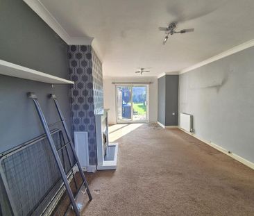 3 bedroom terraced house to rent - Photo 5
