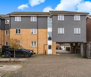 Bowes Road, Staines, TW18 - Photo 1