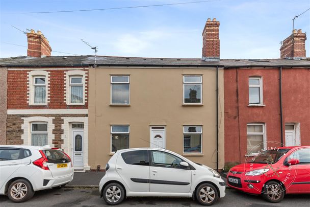 2 Bedroom House - Mid Terrace - Photo 1