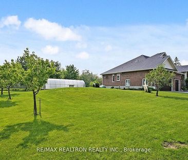 For Lease - 4 Blake Street, East Gwillimbury, Ontario - Photo 4