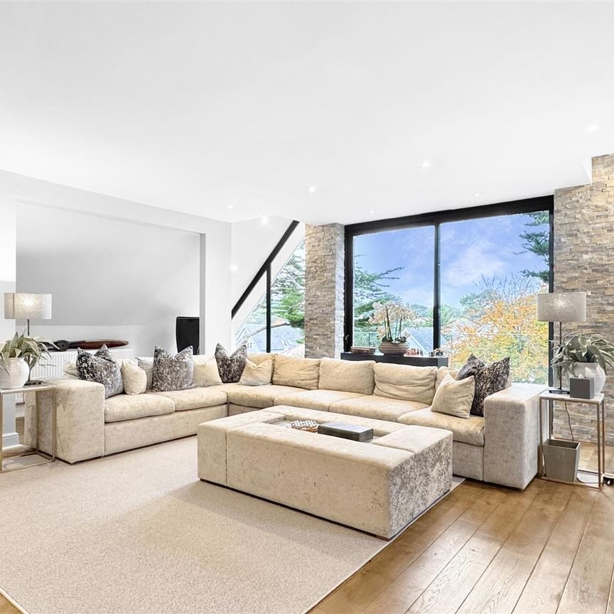 4 Bedroom House - Photo 1