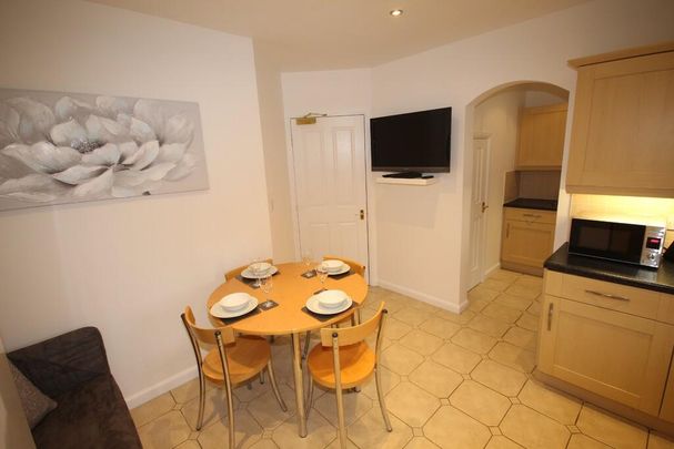 1 bedroom in a house share to rent - Photo 1