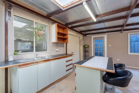 Family Home in perfect location - Photo 5