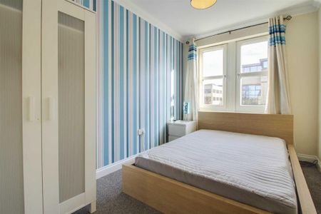 4 bedroom apartment to rent - Photo 4