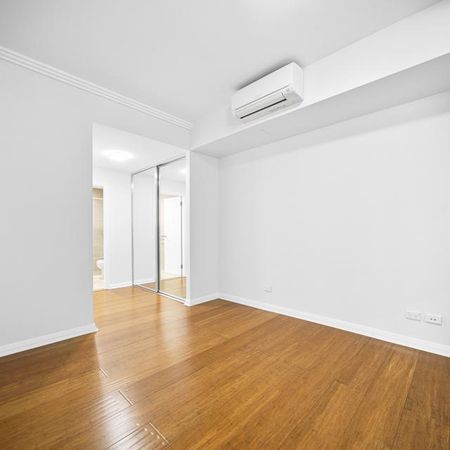 Modern & Tranquil Courtyard Living | Floorboards - Photo 4