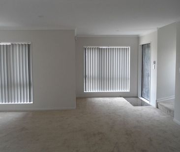 MODERN, SUNNY & SPACIOUS 3 BEDROOMS HOUSE - Photo 2