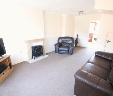 2 bedroom semi-detached house to rent - Photo 2