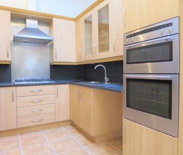 4 bedroom flat to rent - Photo 3