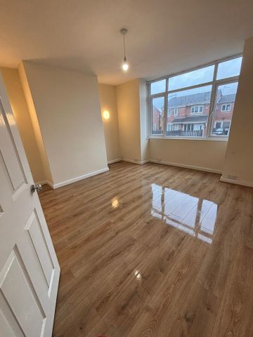 2 Bed Semi-Detached House, Leasowe Road, LS10 - Photo 3