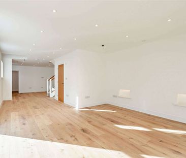 Three bedroom stable in a popular village location - Photo 1